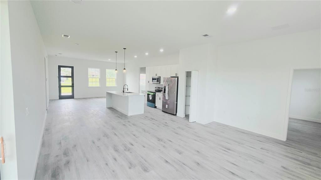 En Venta: $311,990 (4 camas, 2 baños, 1878 Pies cuadrados)