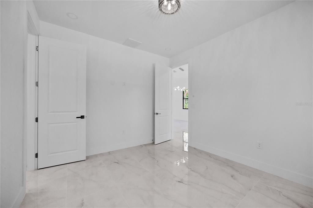 En Venta: $289,000 (2 camas, 2 baños, 1195 Pies cuadrados)