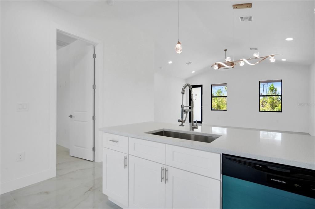 En Venta: $289,000 (2 camas, 2 baños, 1195 Pies cuadrados)