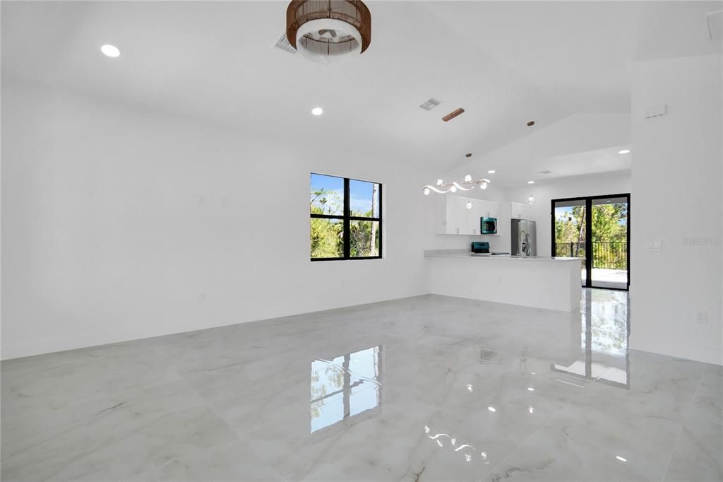 En Venta: $289,000 (2 camas, 2 baños, 1195 Pies cuadrados)