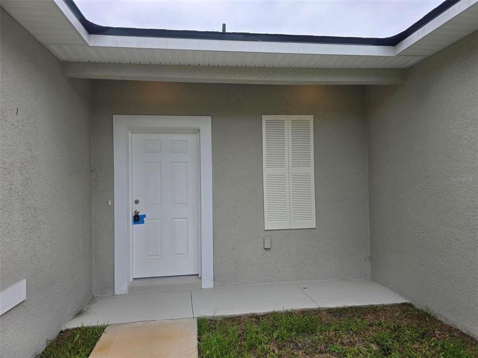 For Rent: $2,100 (4 beds, 2 baths, 0.24 Square Feet)