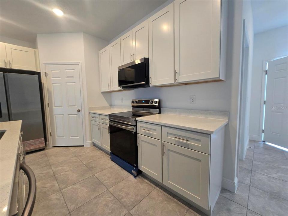 For Rent: $2,100 (4 beds, 2 baths, 0.24 Square Feet)