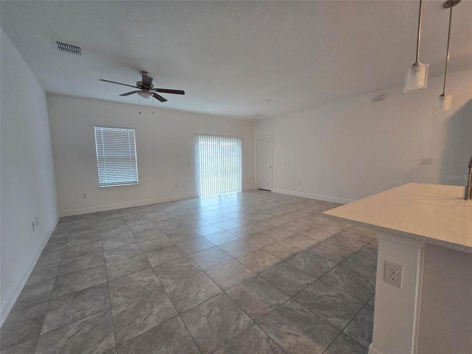 For Rent: $2,100 (4 beds, 2 baths, 0.24 Square Feet)