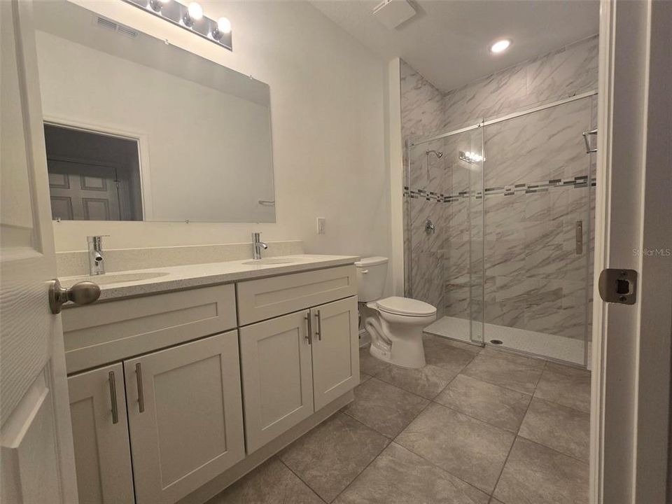 For Rent: $2,100 (4 beds, 2 baths, 0.24 Square Feet)