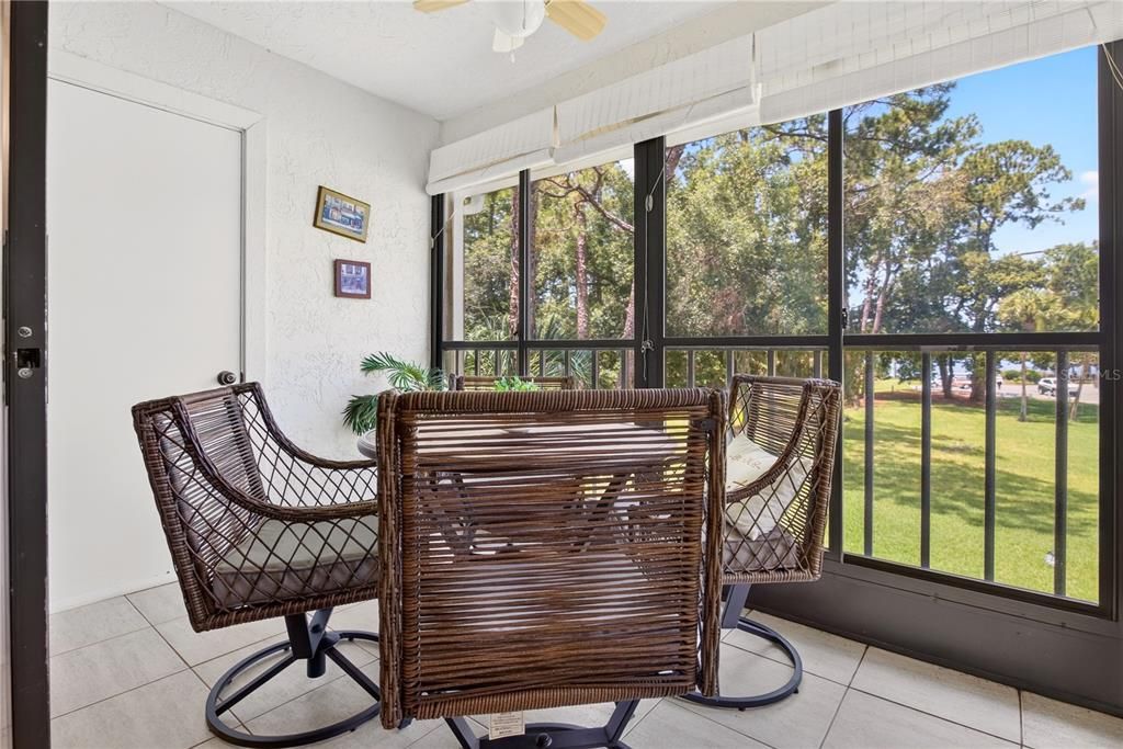 For Sale: $214,999 (2 beds, 2 baths, 934 Square Feet)