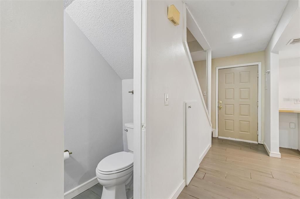 На продажу: $185,000 (2 спален, 1 ванн, 928 Квадратных фут)