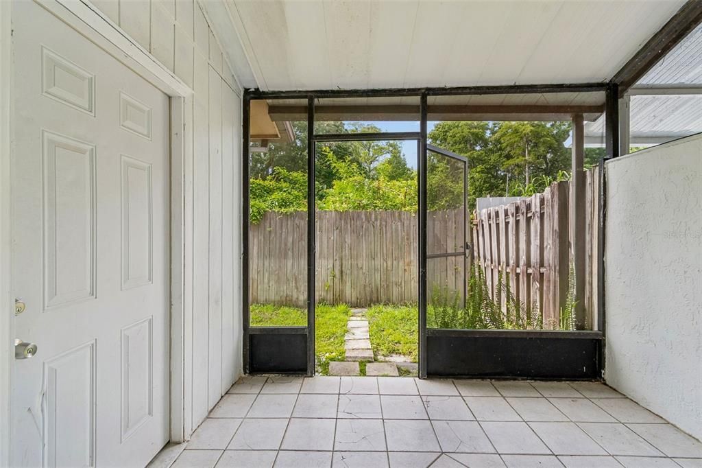 На продажу: $185,000 (2 спален, 1 ванн, 928 Квадратных фут)