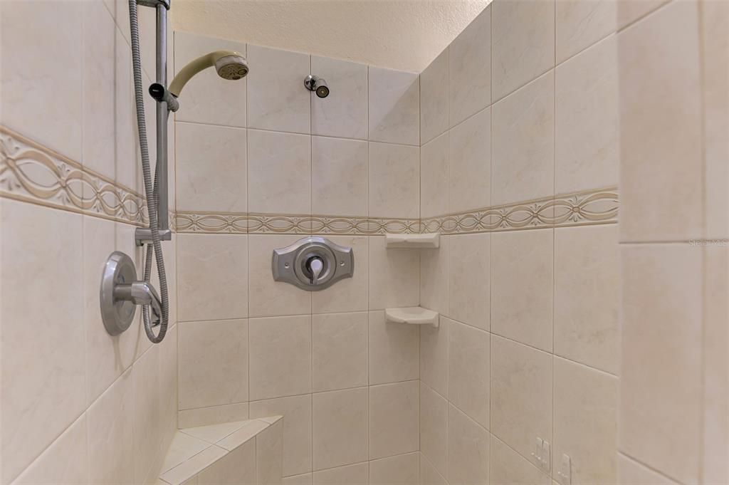 En Venta: $795,000 (5 camas, 5 baños, 3785 Pies cuadrados)