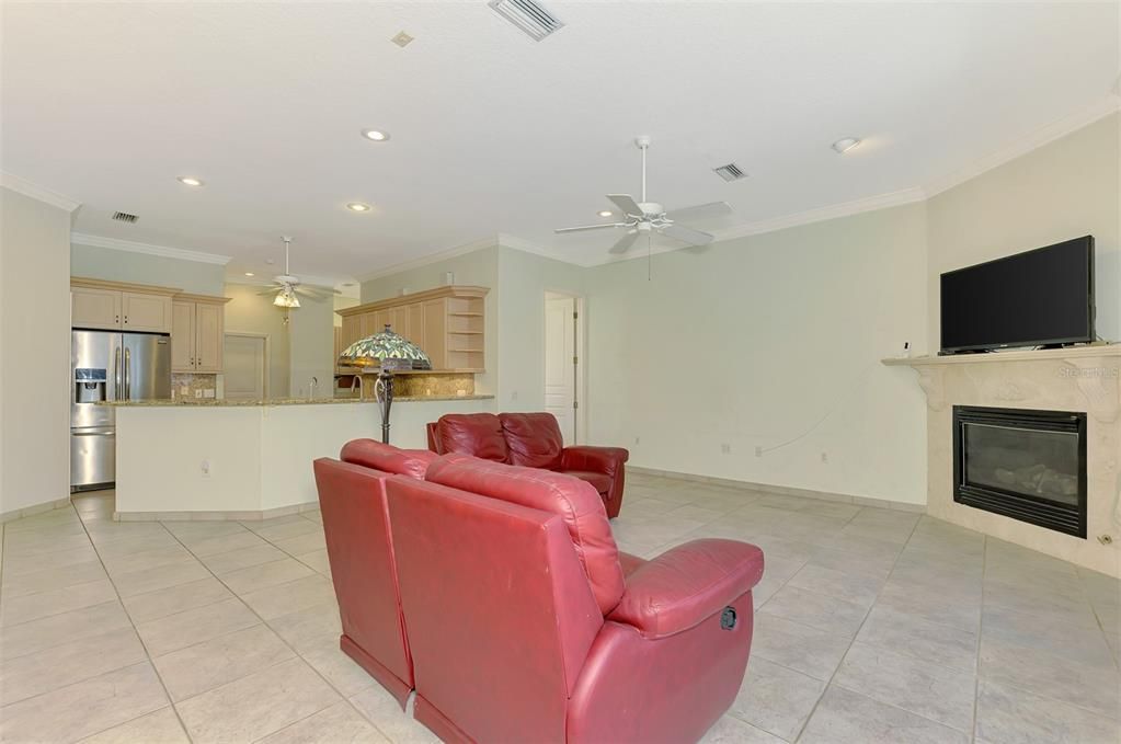 En Venta: $795,000 (5 camas, 5 baños, 3785 Pies cuadrados)