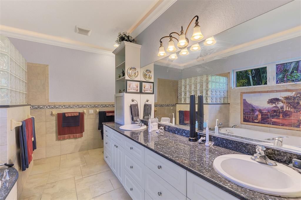 En Venta: $795,000 (5 camas, 5 baños, 3785 Pies cuadrados)