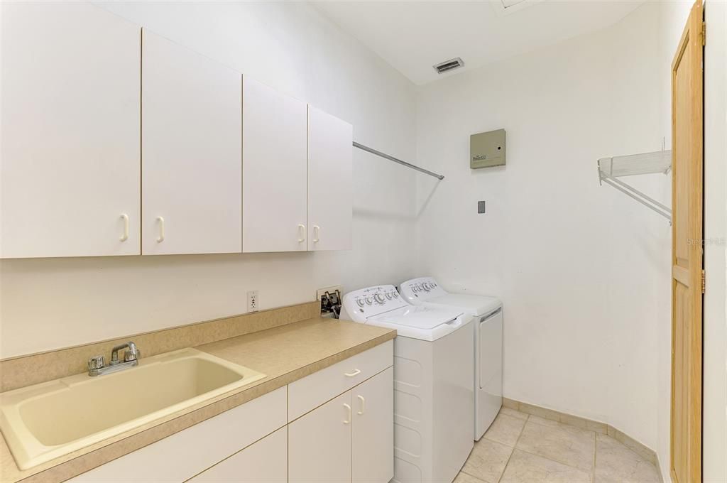 En Venta: $795,000 (5 camas, 5 baños, 3785 Pies cuadrados)