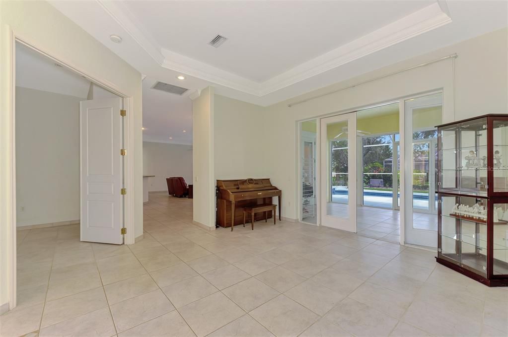 En Venta: $795,000 (5 camas, 5 baños, 3785 Pies cuadrados)