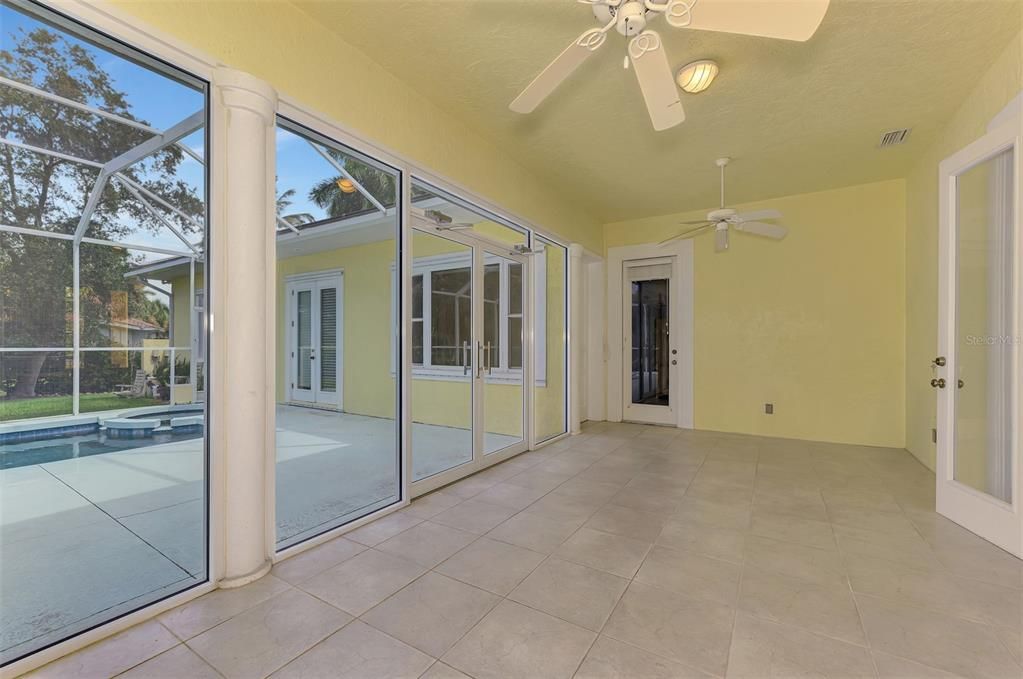 En Venta: $795,000 (5 camas, 5 baños, 3785 Pies cuadrados)