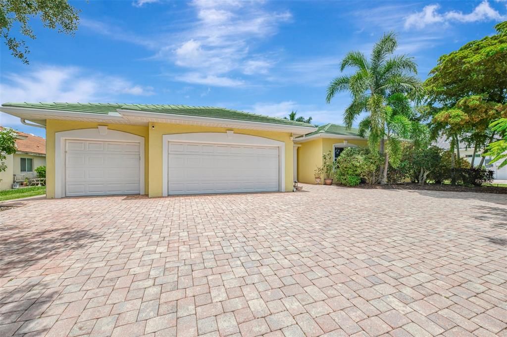 En Venta: $795,000 (5 camas, 5 baños, 3785 Pies cuadrados)