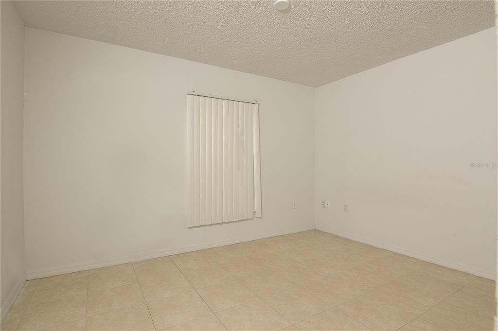 В аренду: $1,900 (4 спален, 2 ванн, 1774 Квадратных фут)