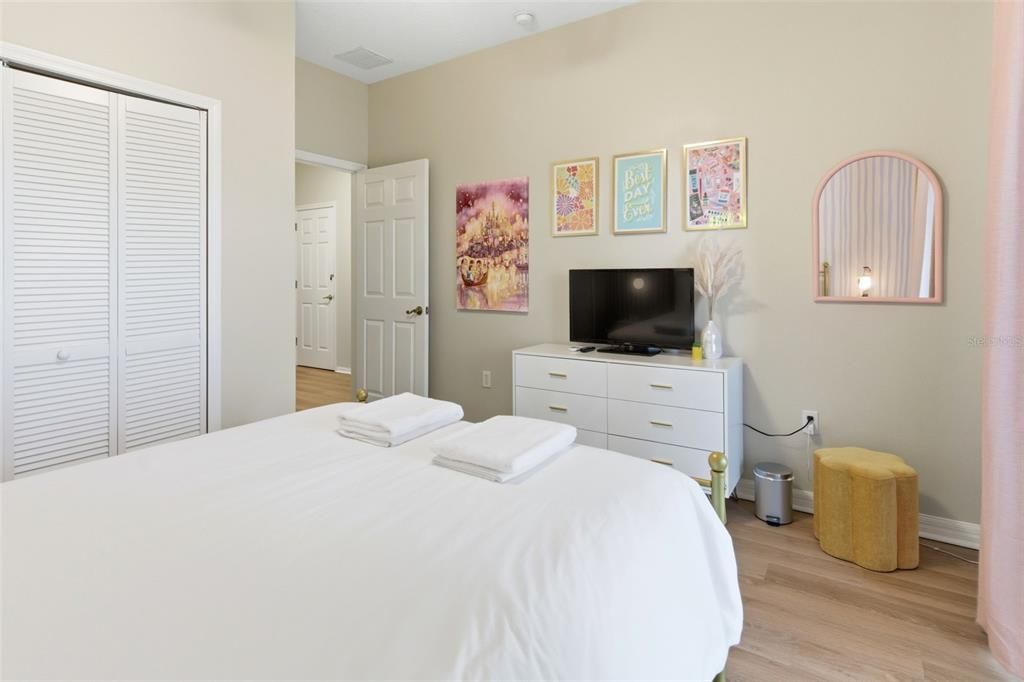 For Sale: $330,000 (3 beds, 2 baths, 1484 Square Feet)