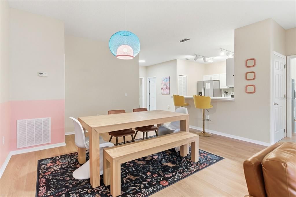 For Sale: $330,000 (3 beds, 2 baths, 1484 Square Feet)