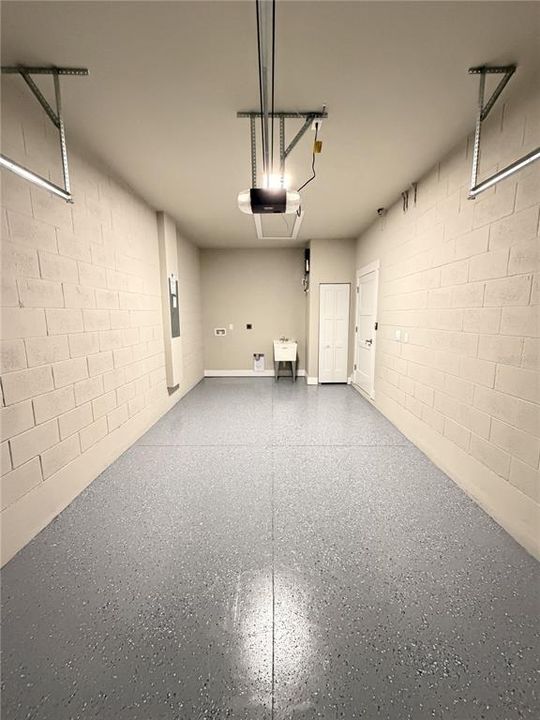 For Rent: $1,800 (3 beds, 2 baths, 1200 Square Feet)