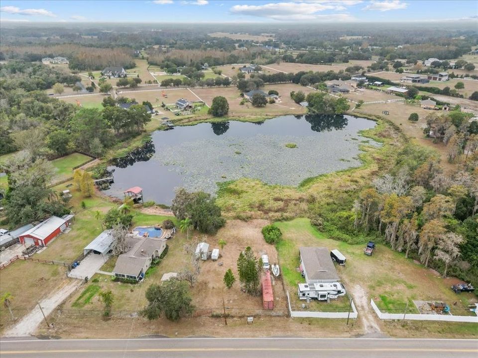 На продажу: $300,000 (0.42 acres)