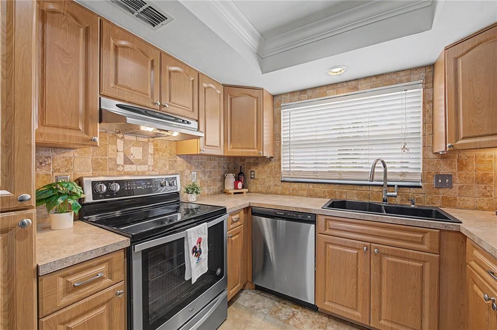 В аренду: $1,790 (2 спален, 1 ванн, 1048 Квадратных фут)