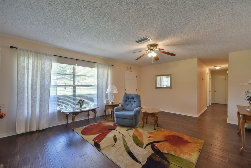 En Venta: $239,900 (3 camas, 2 baños, 1488 Pies cuadrados)