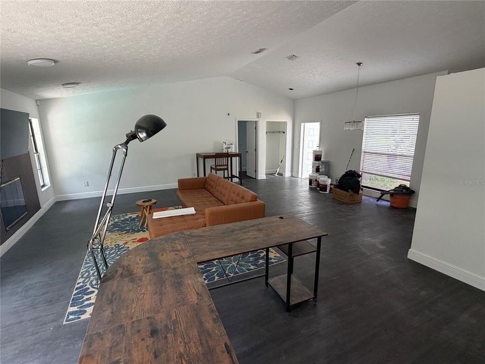 For Sale: $424,900 (3 beds, 2 baths, 1753 Square Feet)