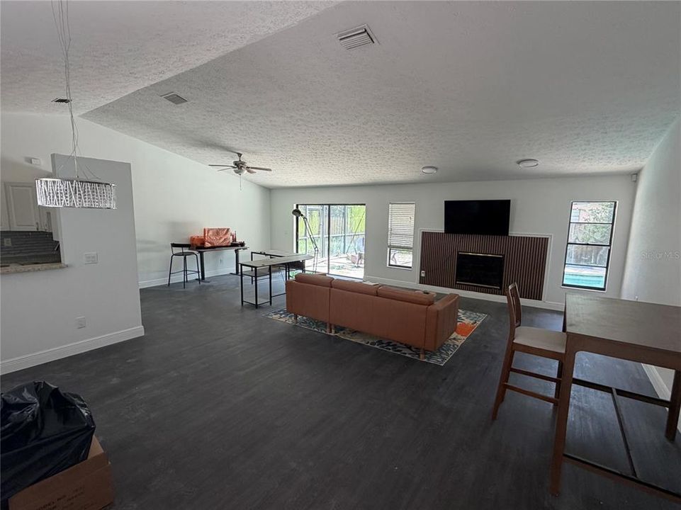 For Sale: $424,900 (3 beds, 2 baths, 1753 Square Feet)