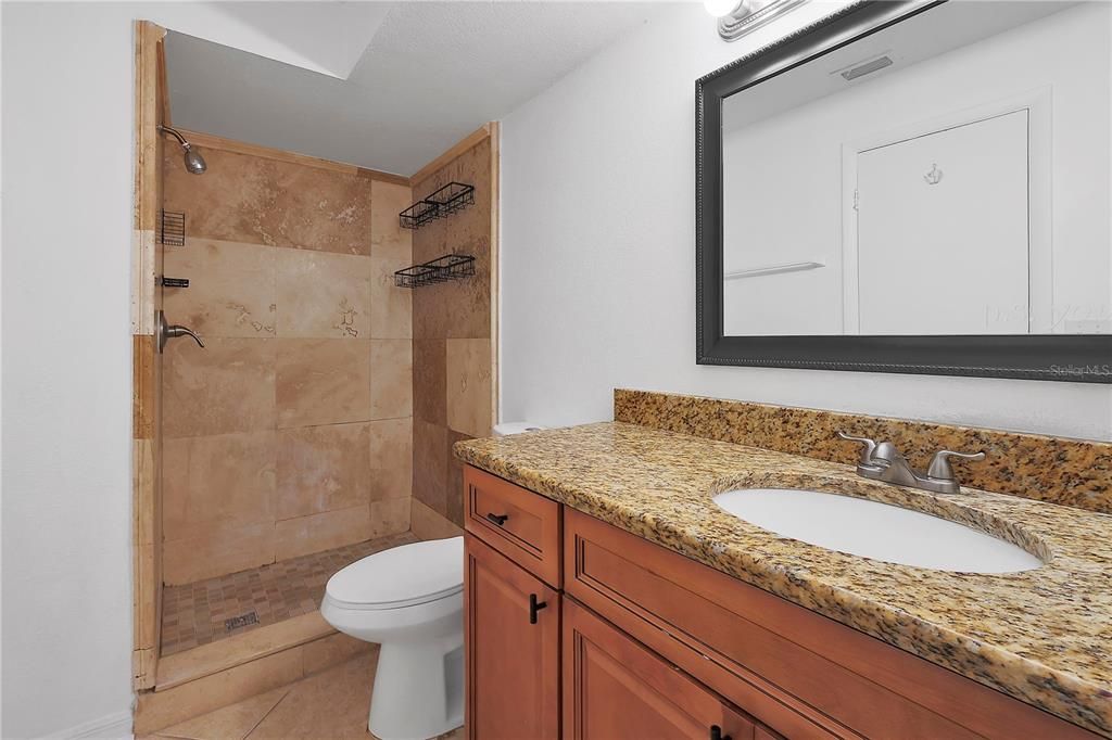 En Venta: $225,000 (3 camas, 2 baños, 1271 Pies cuadrados)