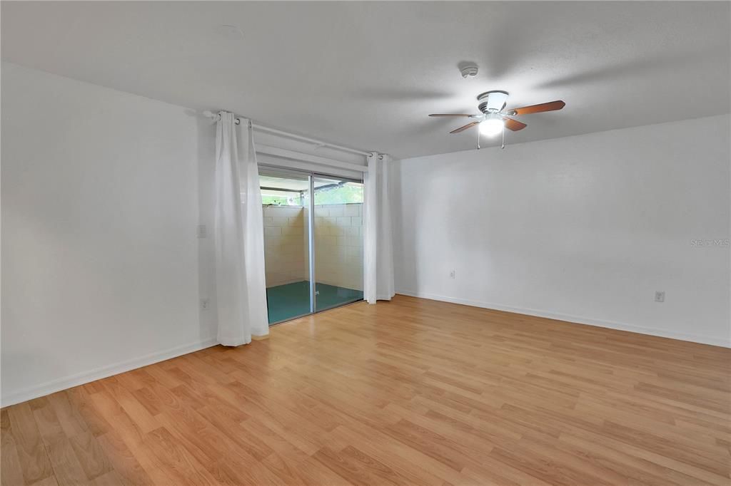 En Venta: $225,000 (3 camas, 2 baños, 1271 Pies cuadrados)
