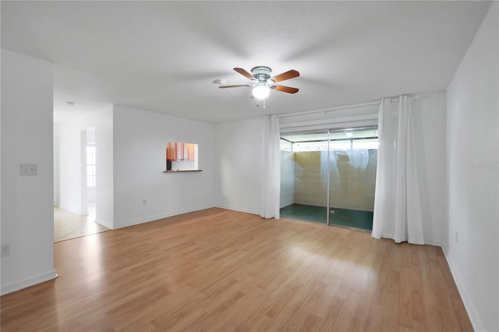 En Venta: $225,000 (3 camas, 2 baños, 1271 Pies cuadrados)
