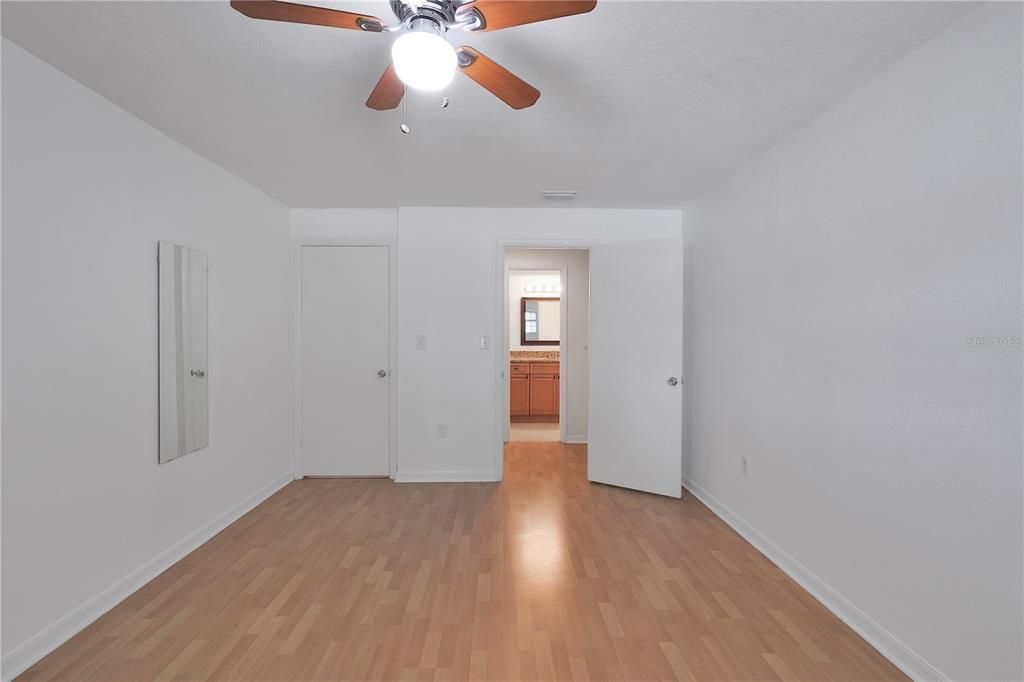 En Venta: $225,000 (3 camas, 2 baños, 1271 Pies cuadrados)