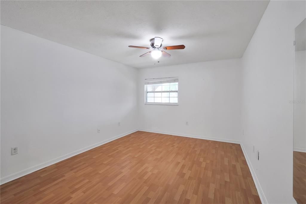 En Venta: $225,000 (3 camas, 2 baños, 1271 Pies cuadrados)