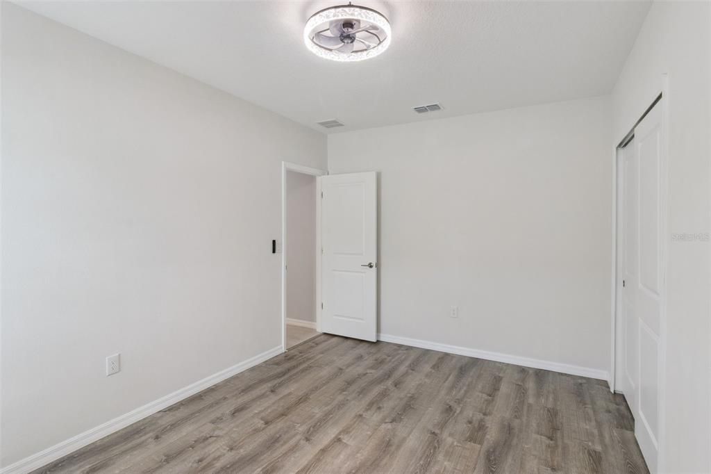 En Venta: $369,900 (4 camas, 3 baños, 2091 Pies cuadrados)