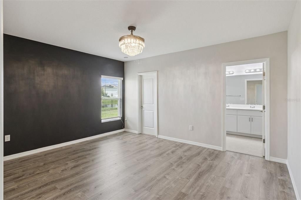 En Venta: $369,900 (4 camas, 3 baños, 2091 Pies cuadrados)