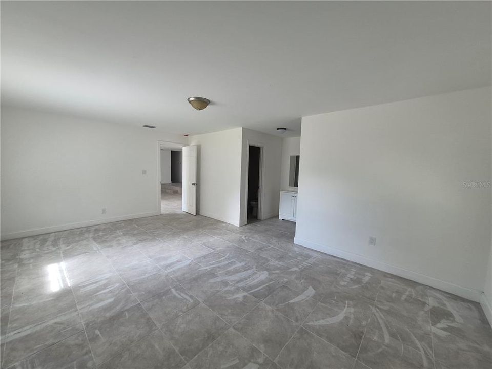 В аренду: $1,799 (5 спален, 3 ванн, 2322 Квадратных фут)