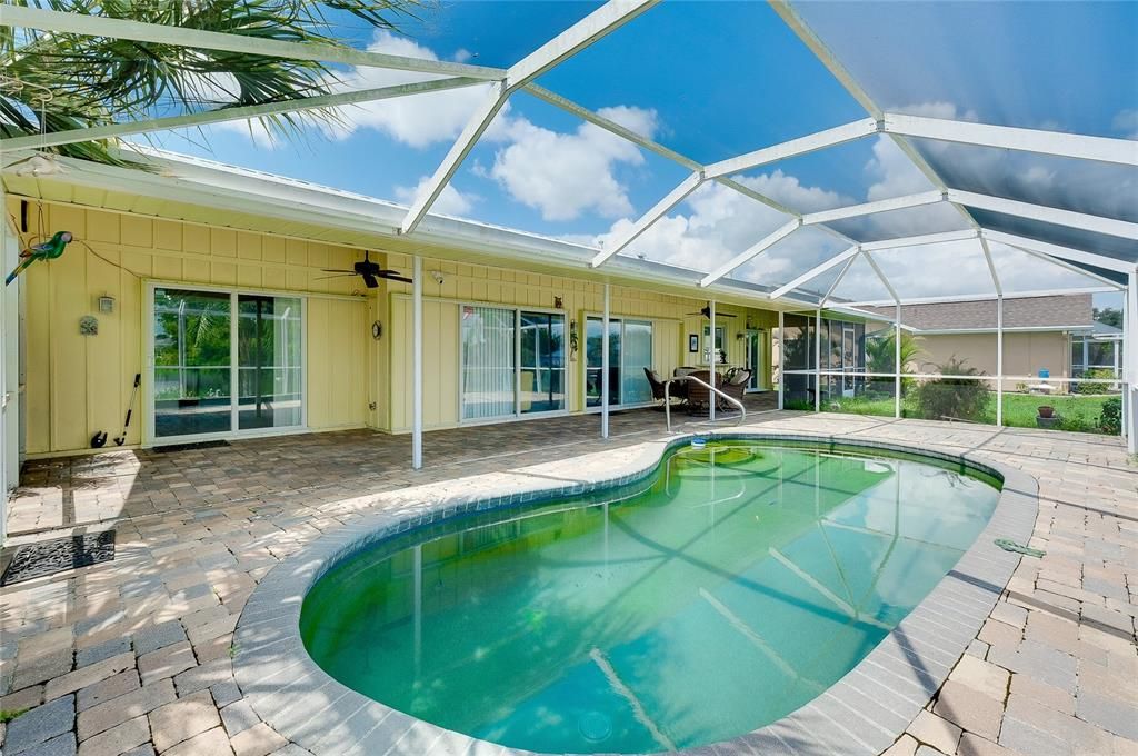 En Venta: $425,000 (3 camas, 2 baños, 1727 Pies cuadrados)