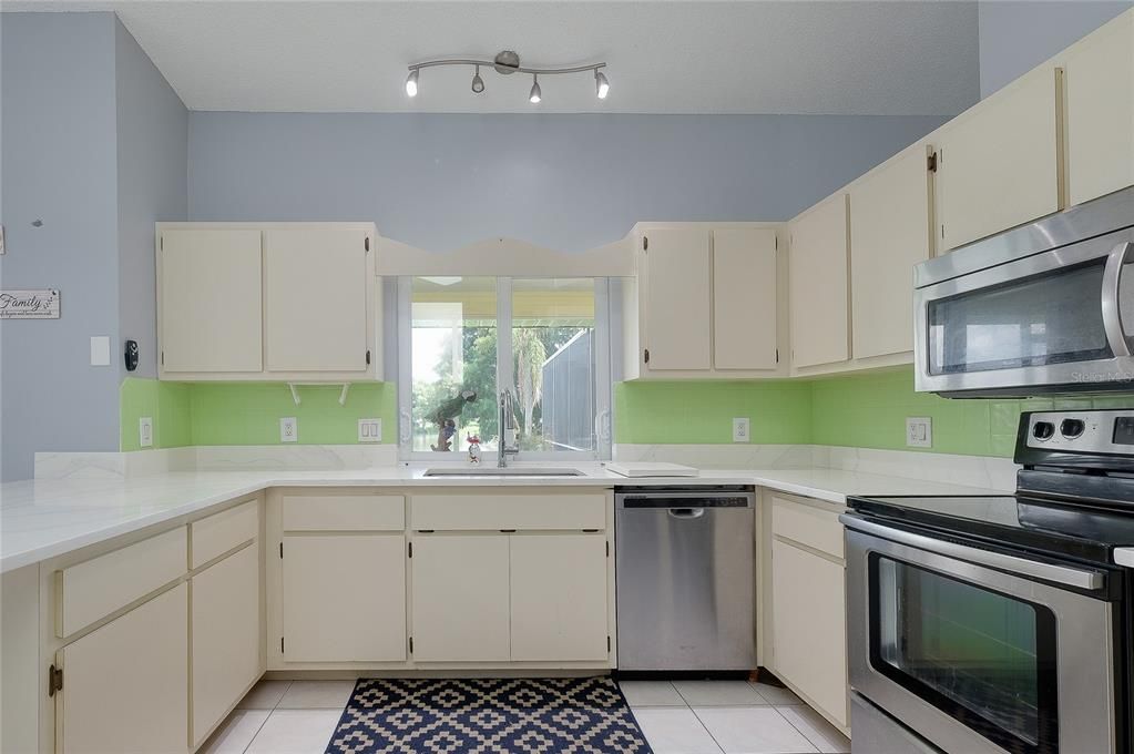 En Venta: $425,000 (3 camas, 2 baños, 1727 Pies cuadrados)