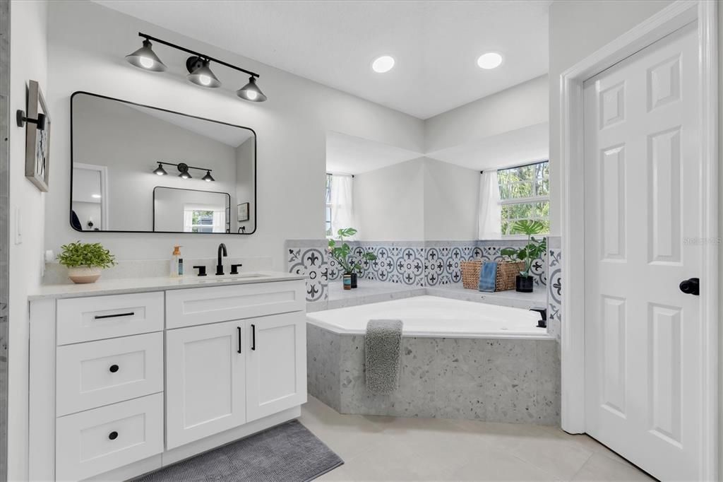 For Sale: $710,000 (4 beds, 3 baths, 3015 Square Feet)