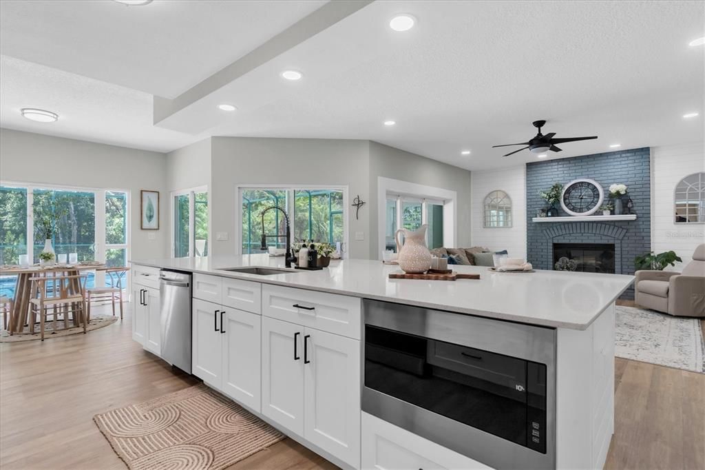 For Sale: $710,000 (4 beds, 3 baths, 3015 Square Feet)
