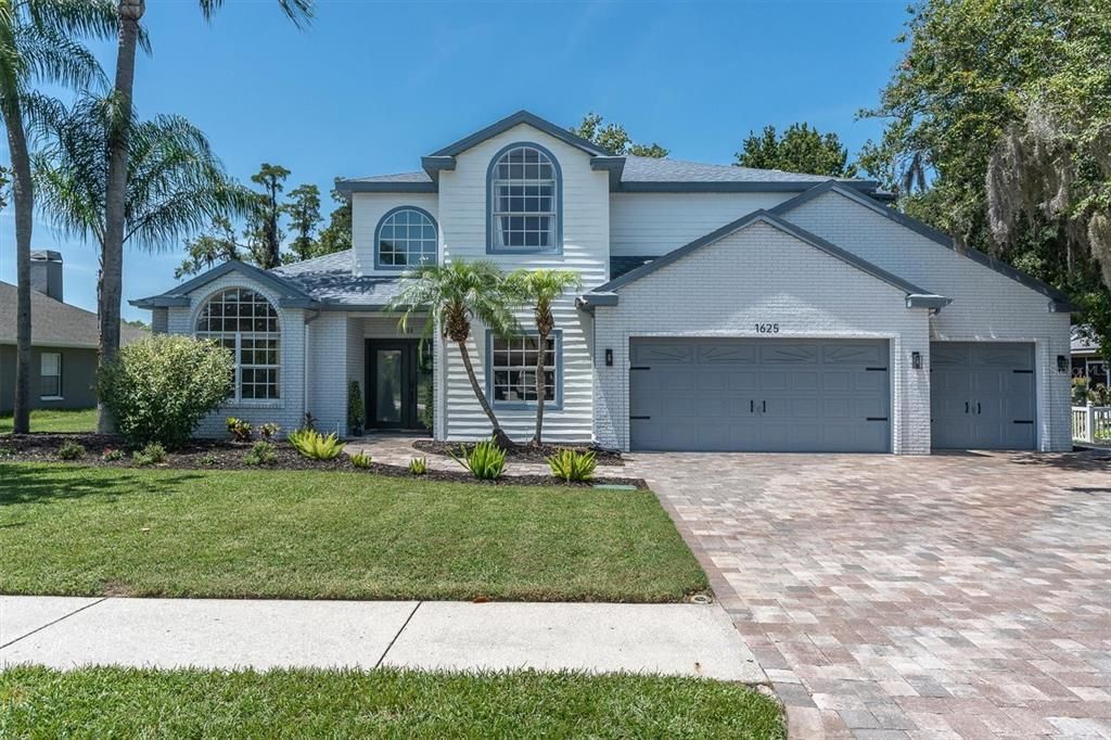 For Sale: $710,000 (4 beds, 3 baths, 3015 Square Feet)