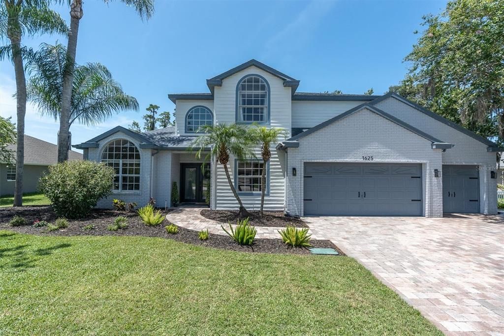 For Sale: $710,000 (4 beds, 3 baths, 3015 Square Feet)