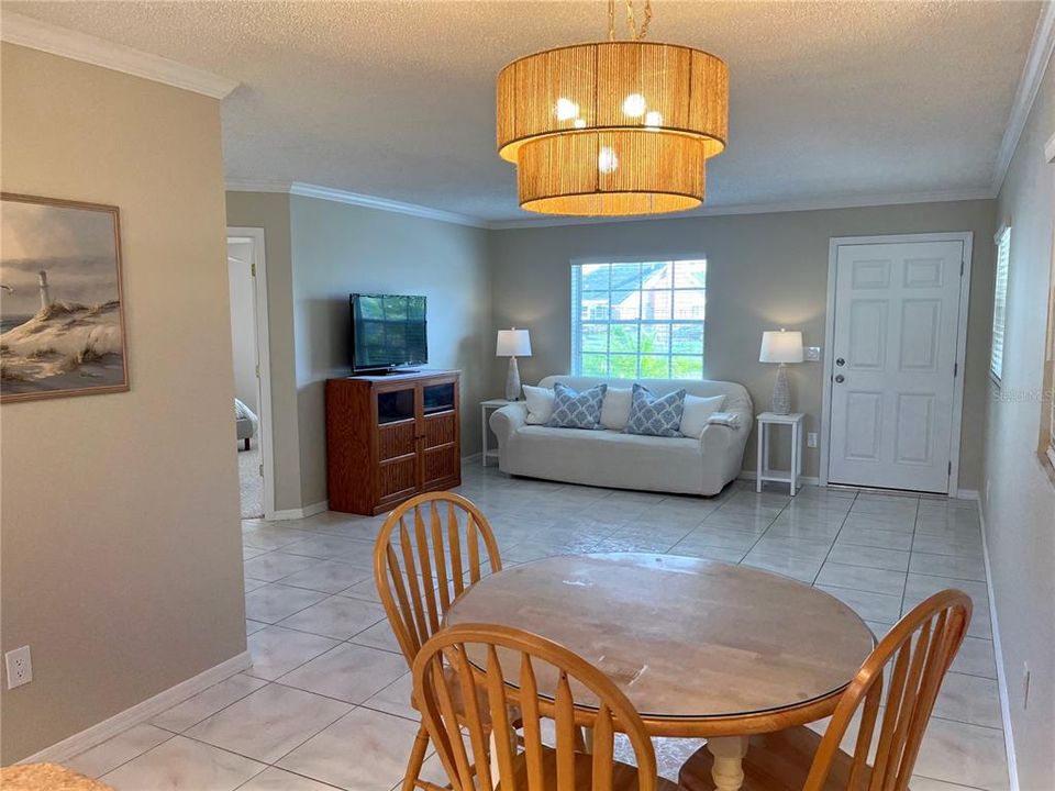 Active With Contract: $1,595 (2 beds, 2 baths, 1124 Square Feet)