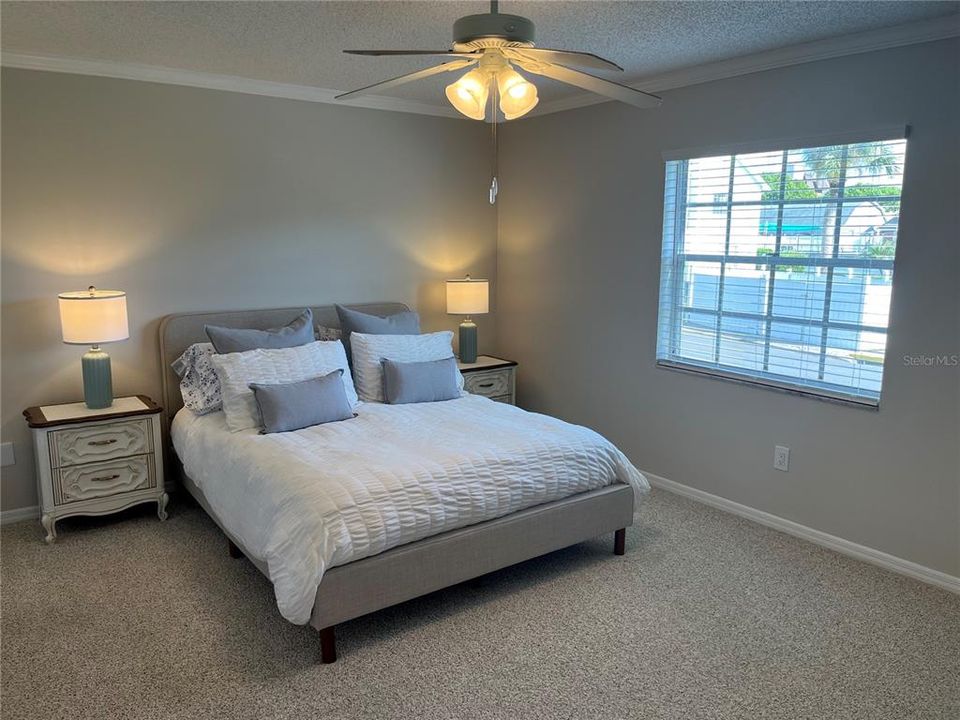 Active With Contract: $1,595 (2 beds, 2 baths, 1124 Square Feet)