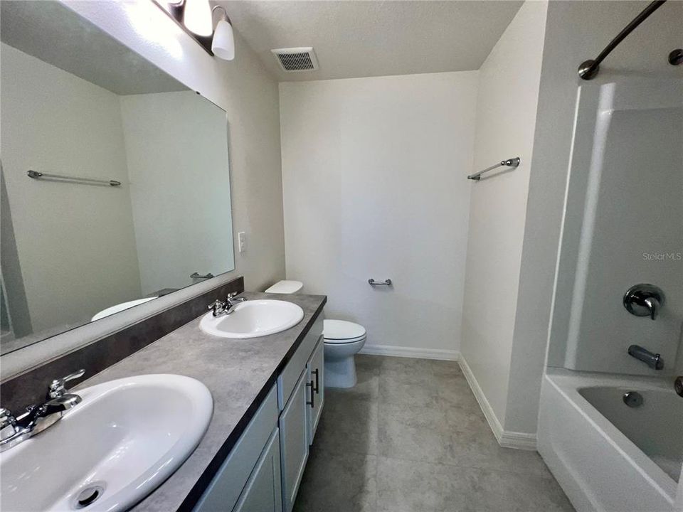 For Rent: $2,249 (3 beds, 2 baths, 1479 Square Feet)