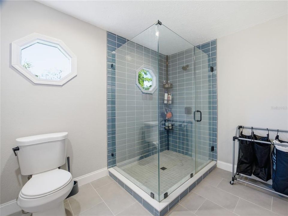 Activo con contrato: $479,000 (4 camas, 2 baños, 2134 Pies cuadrados)