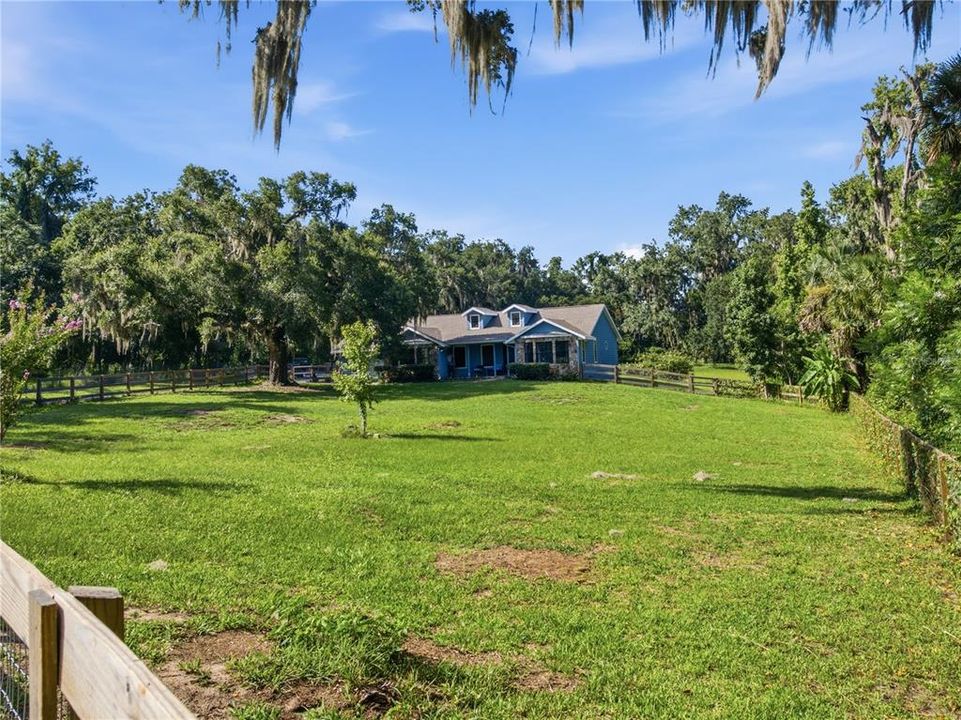 Activo con contrato: $479,000 (4 camas, 2 baños, 2134 Pies cuadrados)