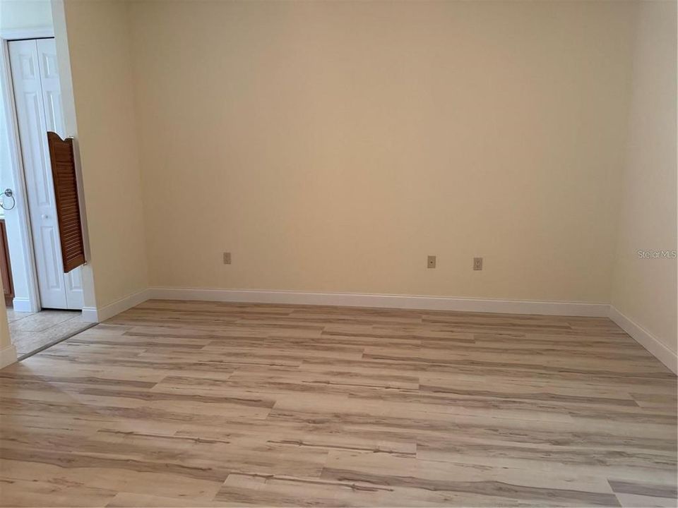 En Venta: $280,000 (3 camas, 2 baños, 1935 Pies cuadrados)