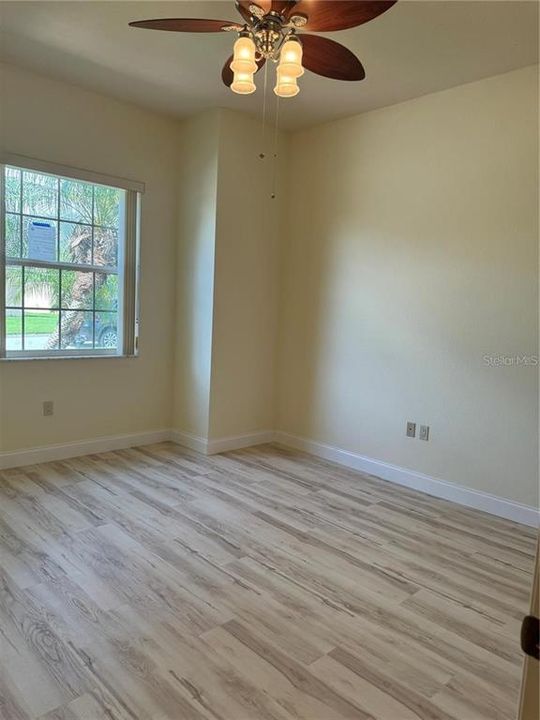 En Venta: $280,000 (3 camas, 2 baños, 1935 Pies cuadrados)