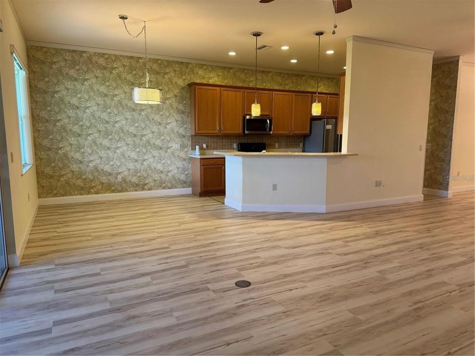 En Venta: $280,000 (3 camas, 2 baños, 1935 Pies cuadrados)