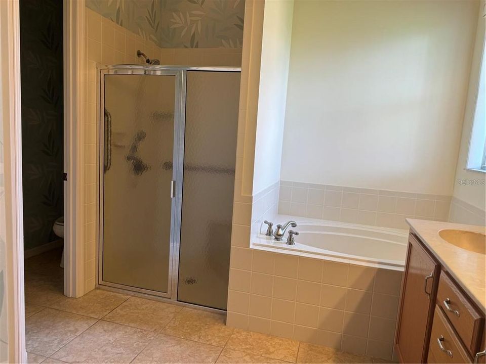 En Venta: $280,000 (3 camas, 2 baños, 1935 Pies cuadrados)